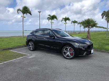 新車輛情報①！！　マセラティ　レヴァンテ　グランスポーツ　ブラック