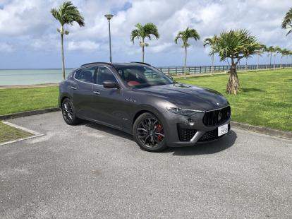 新車輛情報②！！　マセラティ　レヴァンテ　グランスポーツ　グレー　※レンタル終了車