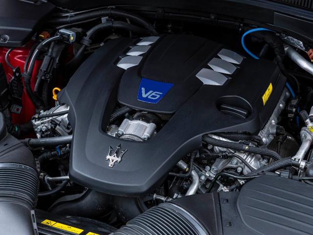 搭載されるV6ツインターボエンジンは、430psの圧倒的なパワーを発揮