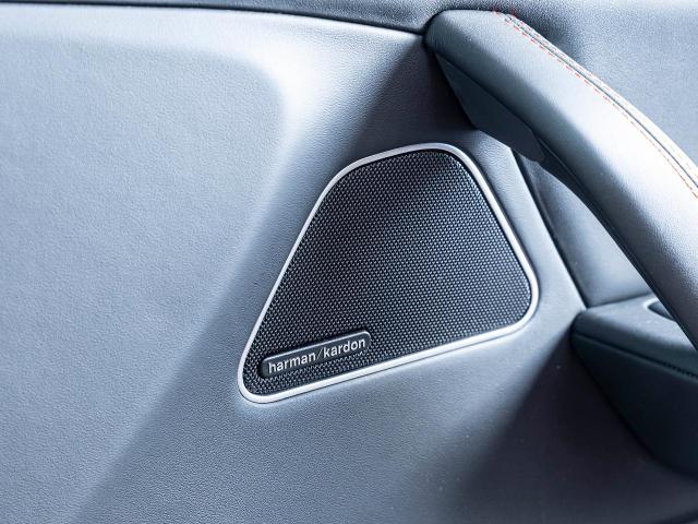 Harman Kardon製プレミアムサウンド