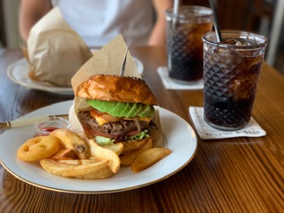 エクセルレンタカー沖縄ブログ　沖縄中部　ﾊﾝﾊﾞｰｶﾞｰ