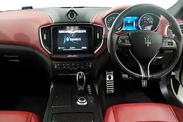ETC・カーナビを全車装備。すべて禁煙車。